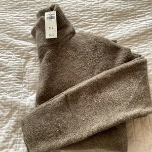 NWT Abercrombie sweater